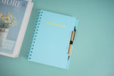 1 - دفتر ملاحظات وقلم أنيق